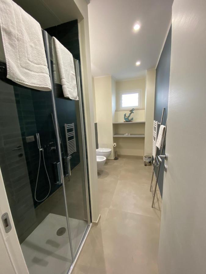 Levante Apartment And Room Бари Екстериор снимка