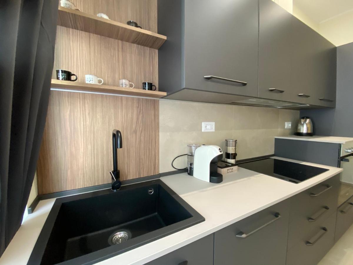 Levante Apartment And Room Бари Екстериор снимка
