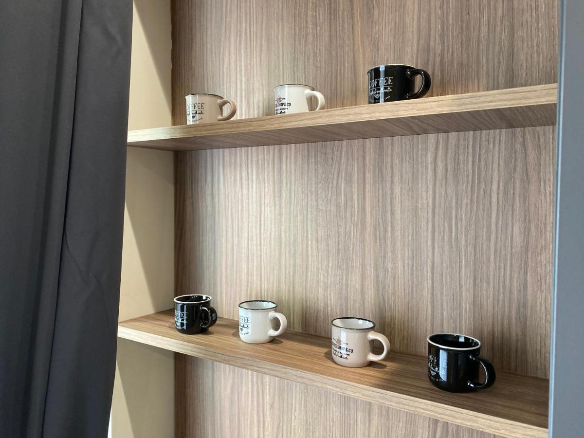 Levante Apartment And Room Бари Екстериор снимка