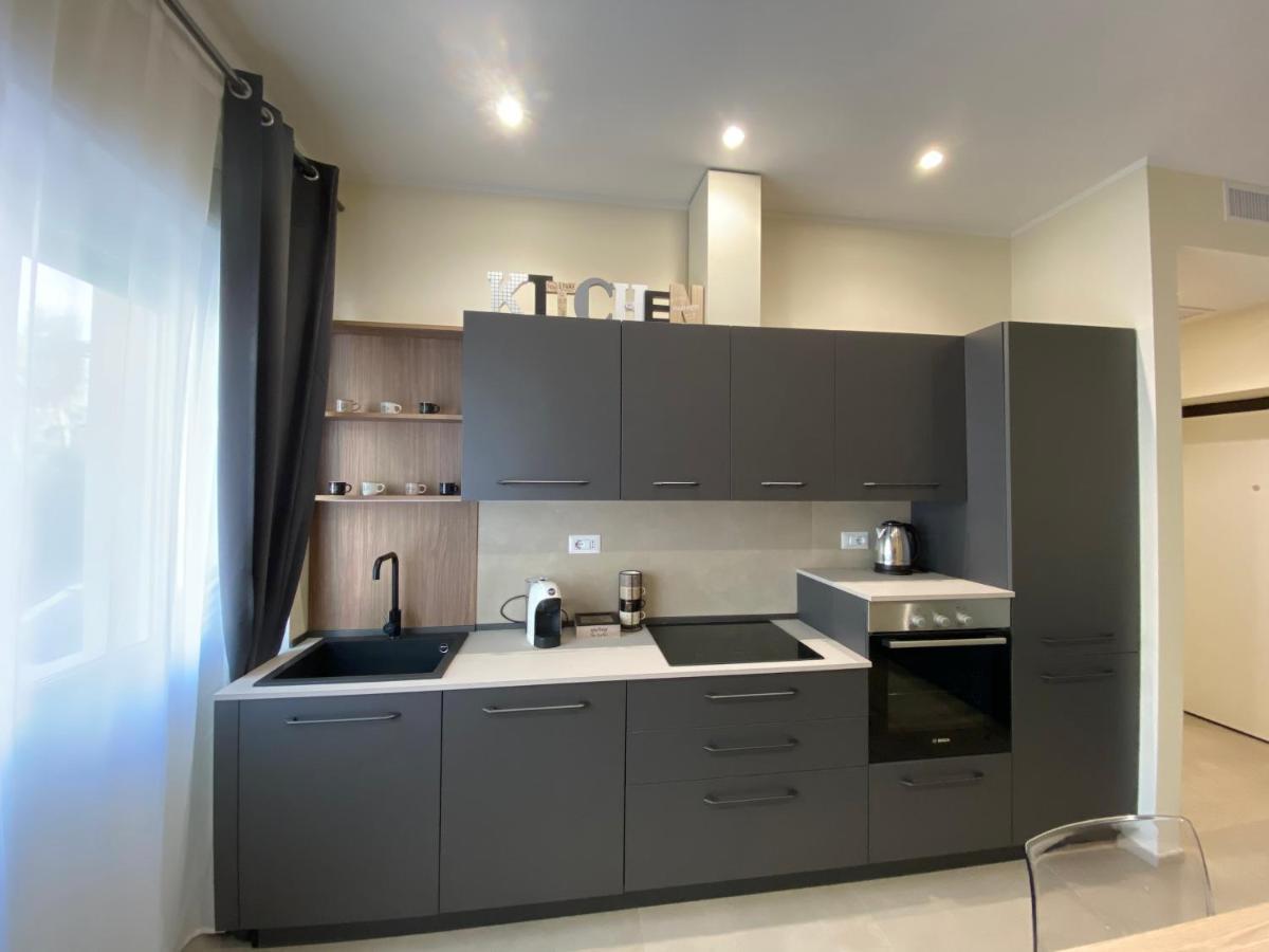 Levante Apartment And Room Бари Екстериор снимка