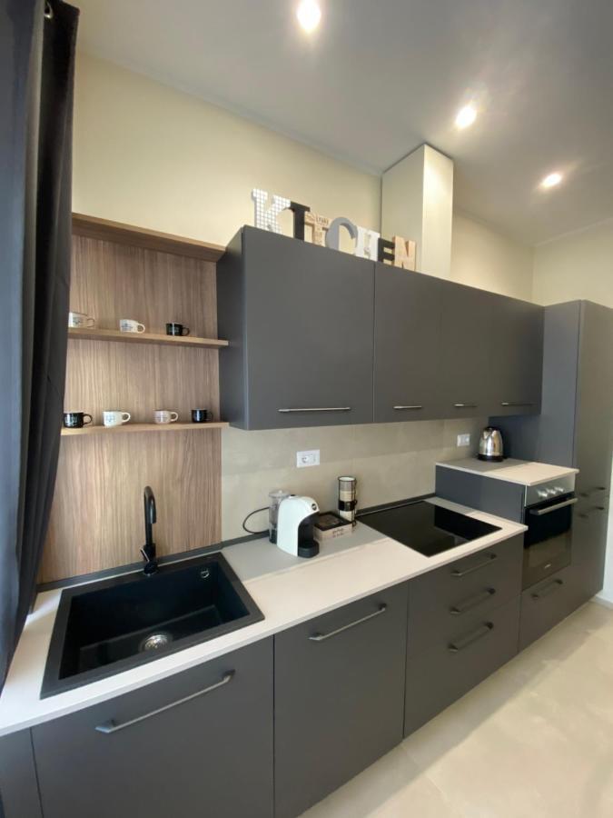 Levante Apartment And Room Бари Екстериор снимка