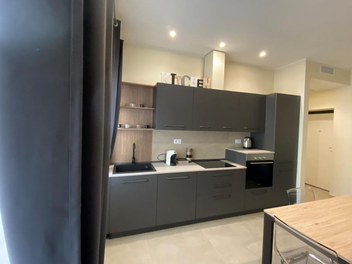 Levante Apartment And Room Бари Екстериор снимка