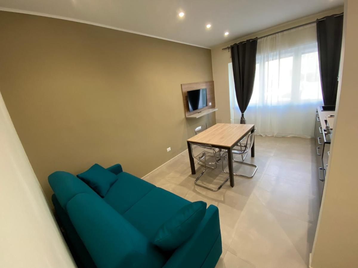 Levante Apartment And Room Бари Екстериор снимка