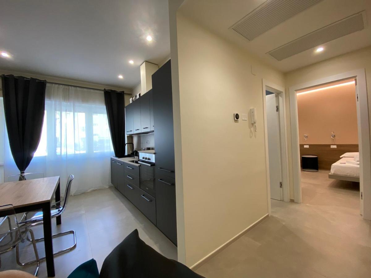 Levante Apartment And Room Бари Екстериор снимка