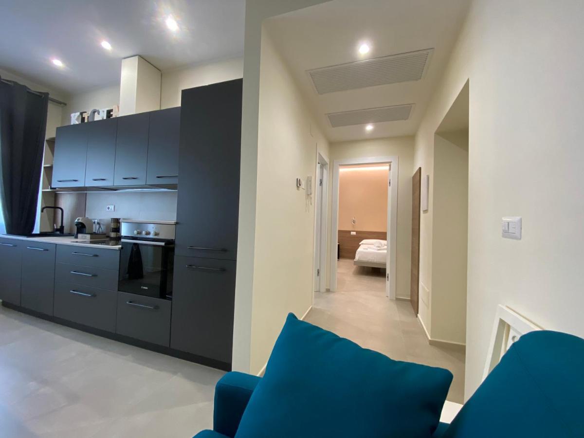 Levante Apartment And Room Бари Екстериор снимка