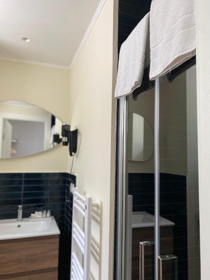 Levante Apartment And Room Бари Екстериор снимка