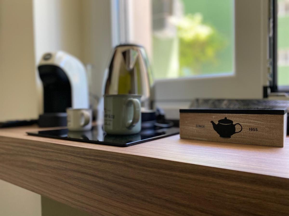 Levante Apartment And Room Бари Екстериор снимка