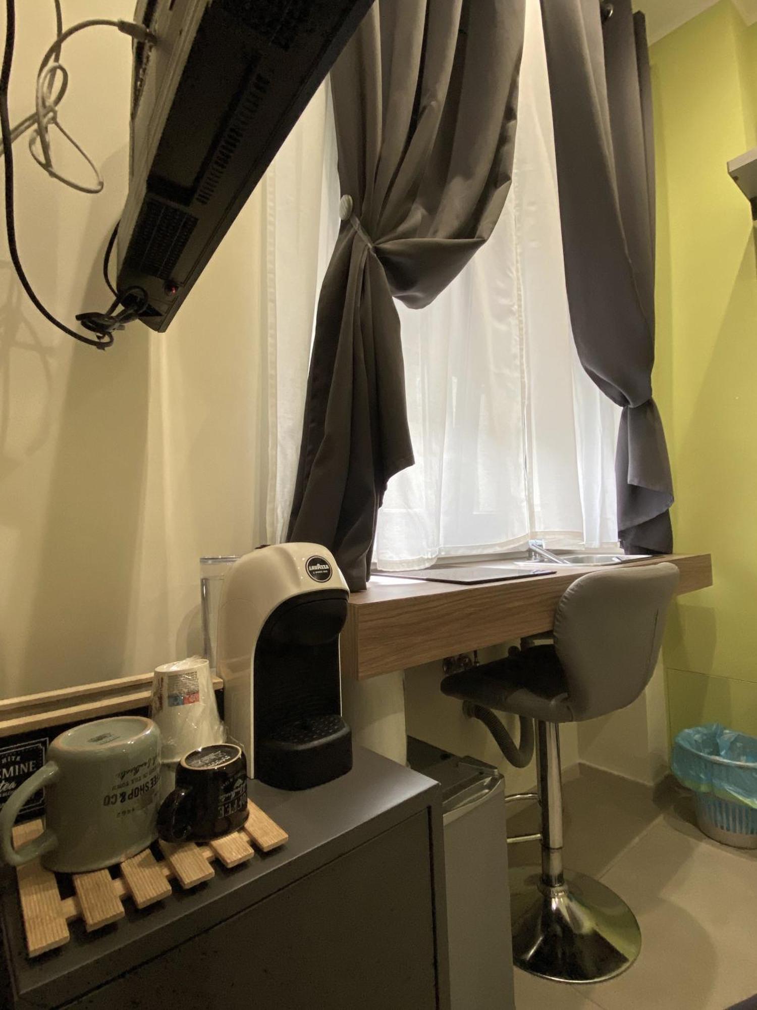 Levante Apartment And Room Бари Екстериор снимка